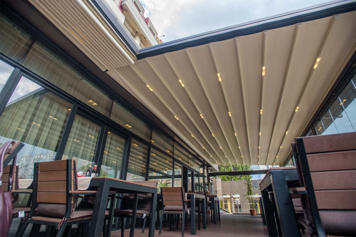 Motorlu Pergola Tente Sistemleri